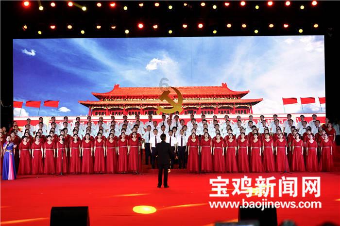 辽粤大战争议不断：杜锋安慰莫兰德 球迷看台对喷 马尚垫脚未吹